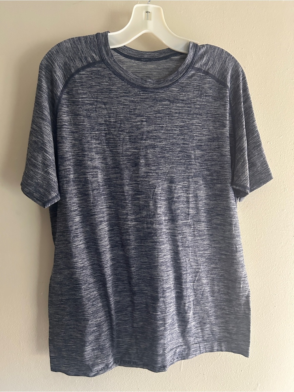Lululemon Men’s shirt Large